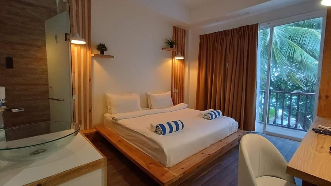 Portia Hotel & Spa 迪弗西 外观 照片